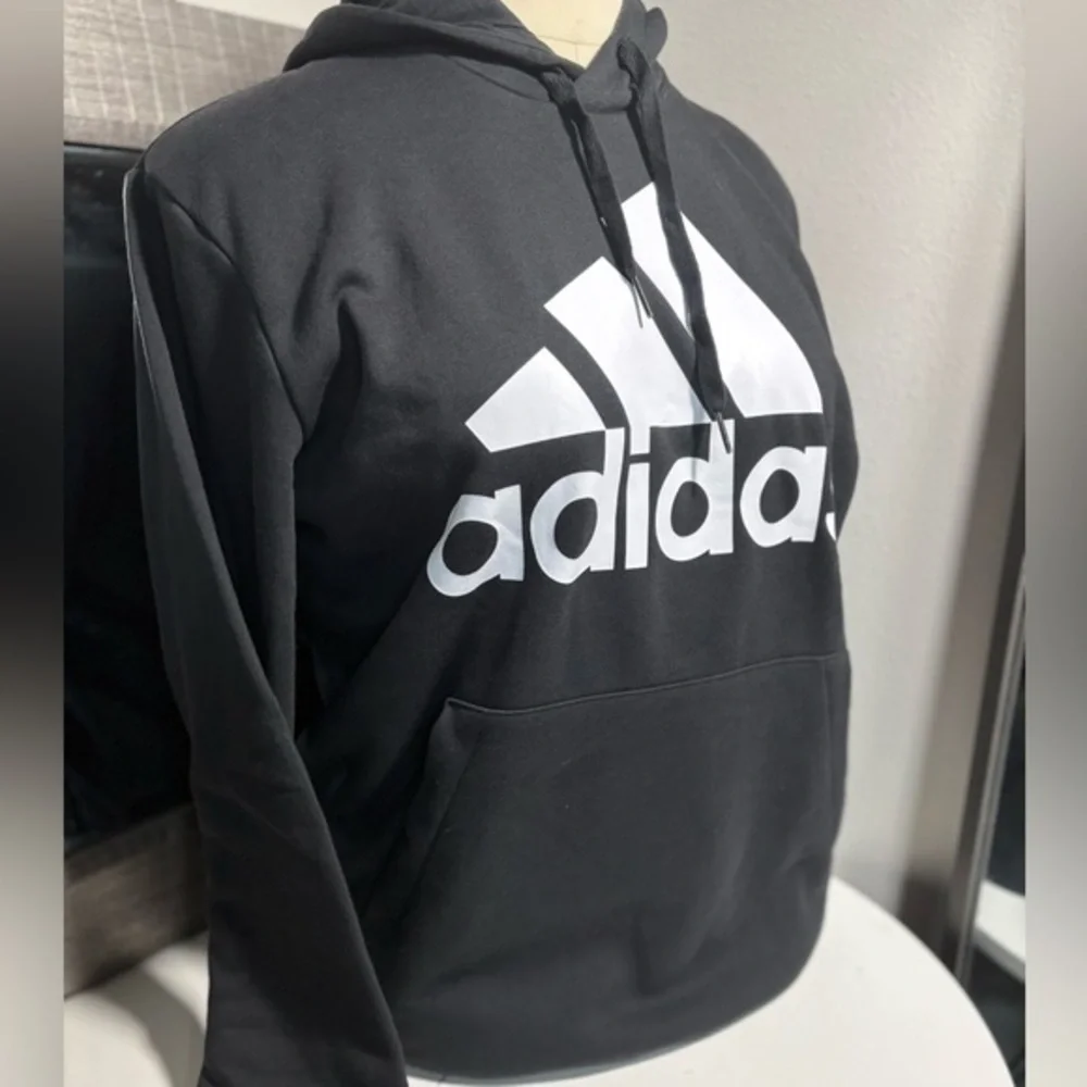 NWT - Adidas essentials fleece logo hoodie men’s size XL